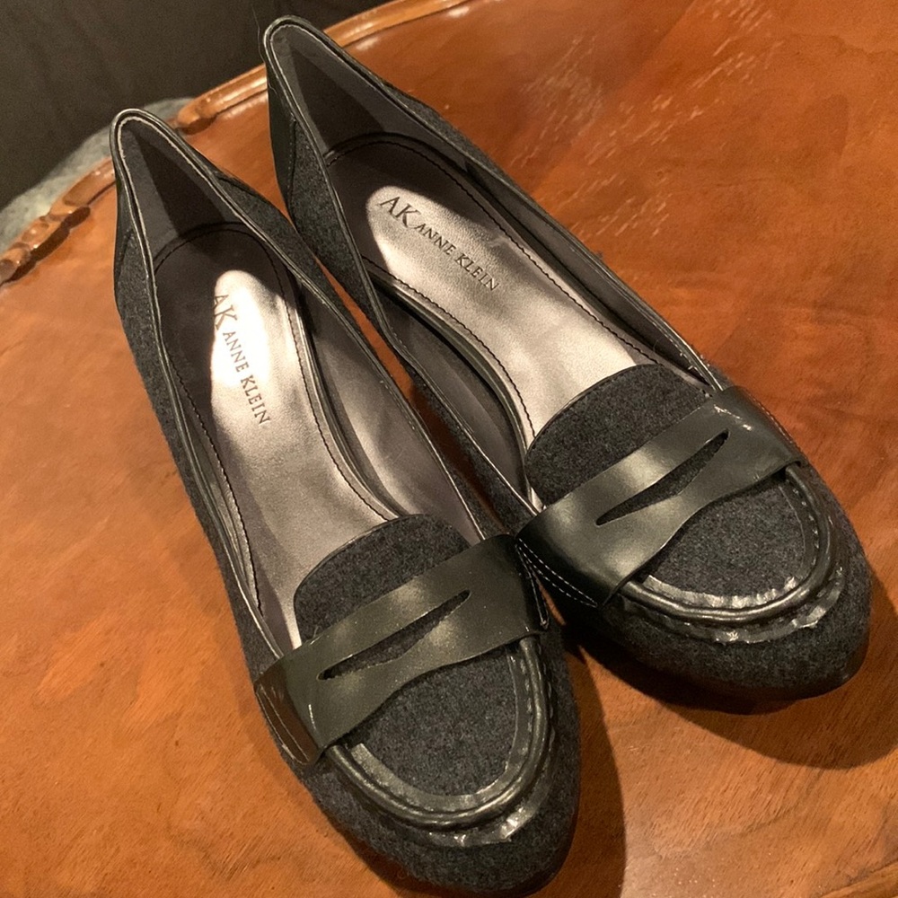Anne Klein heels - size 8
